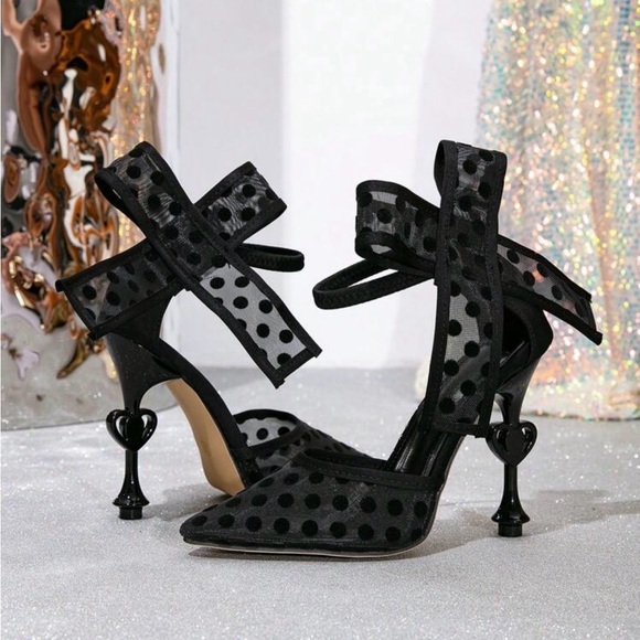 38 (US7) New Black Polka Dot Heart Heels - Picture 5 of 9